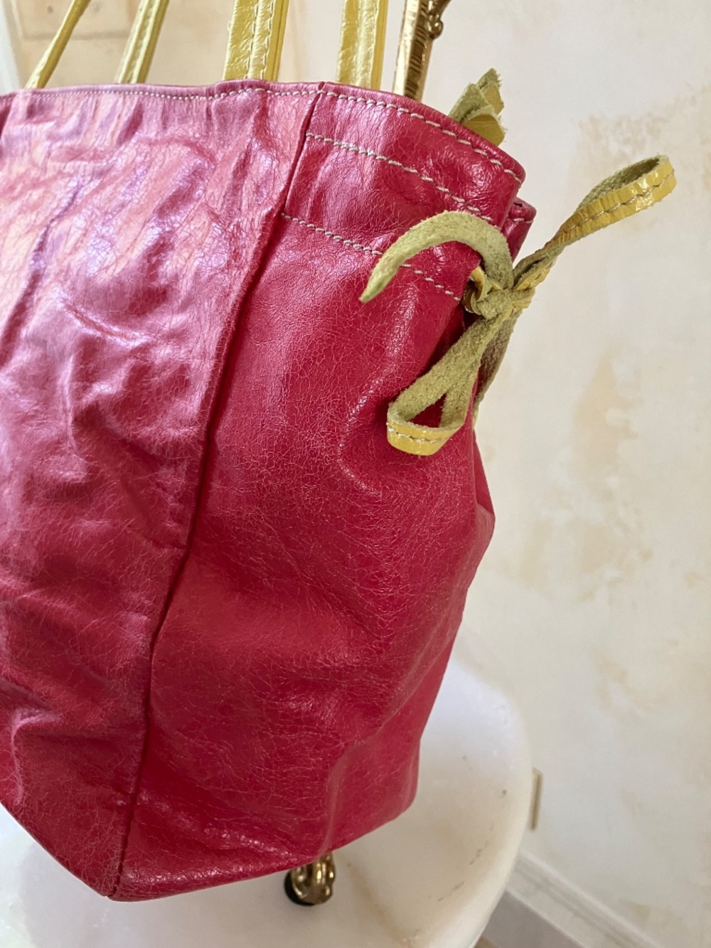 INNUE - ITALIAN GENUINE LEATHER PINK HANDBAG WITH YELLOW ACCENTS - Picture 5 of 11
